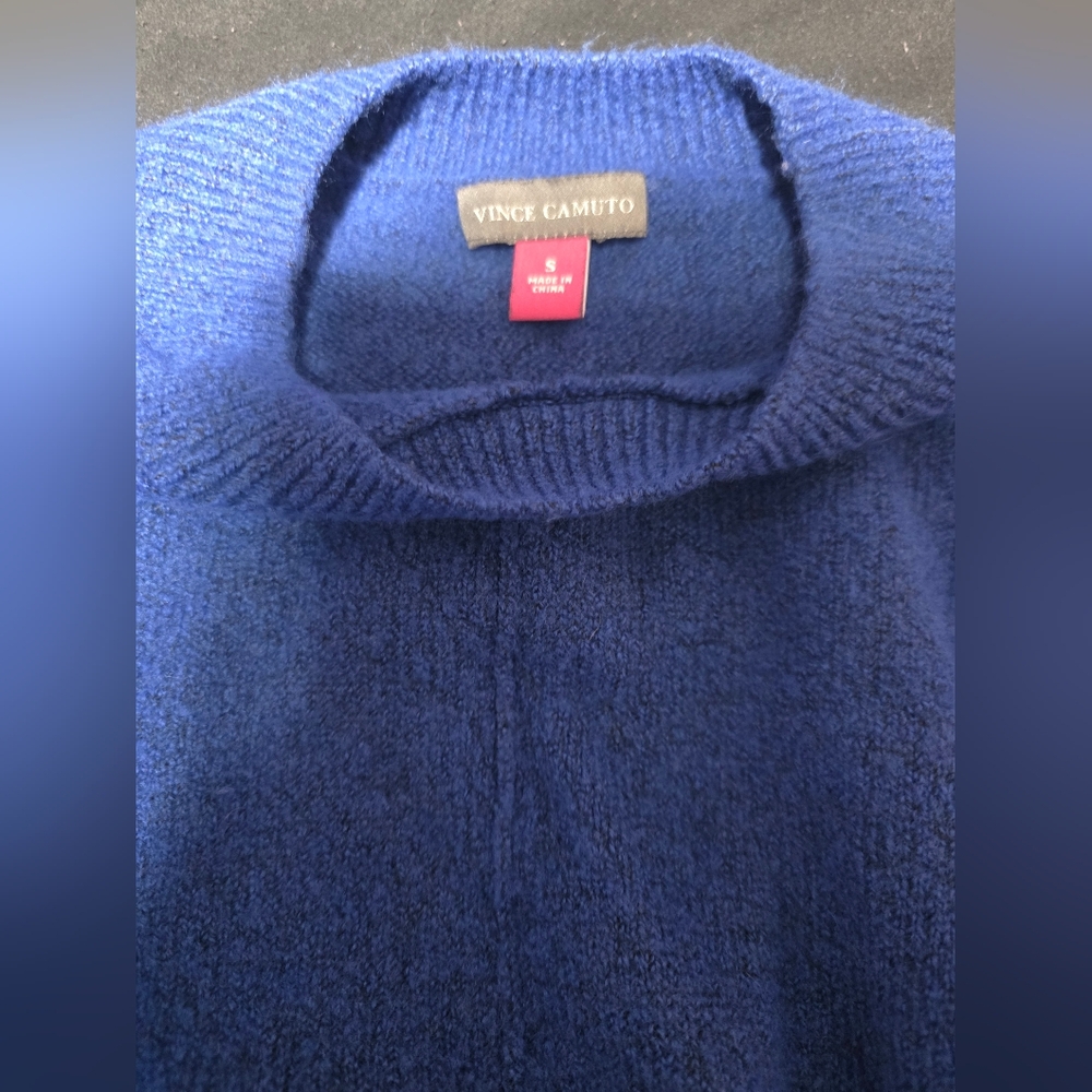 Vince Camuto Oversized Crewneck Sweater in Cobalt Blue. Size Small - Picture 2 of 2